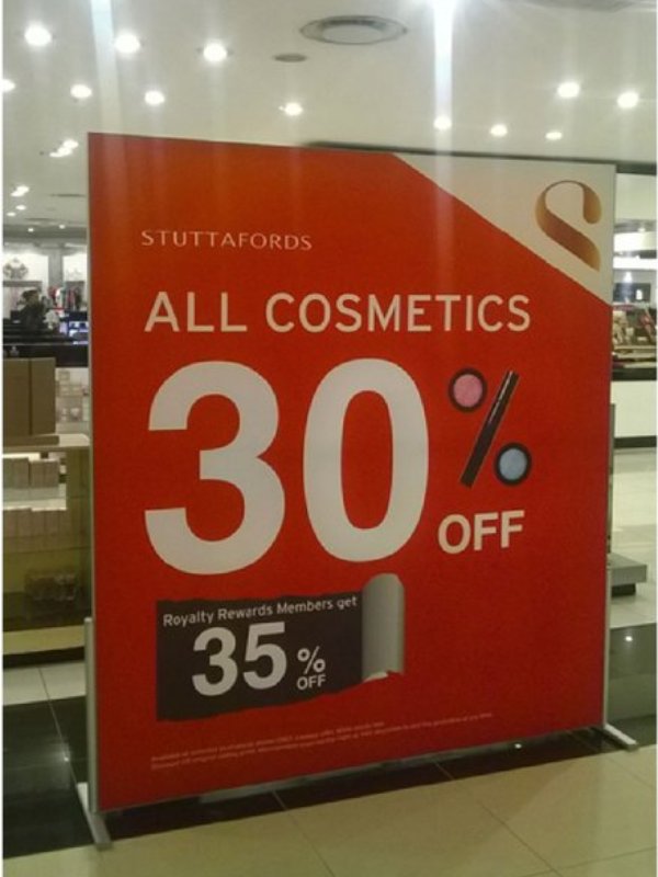 Fabric banner wall with premium SEG graphics and Tenstyle® aluminium frame.
