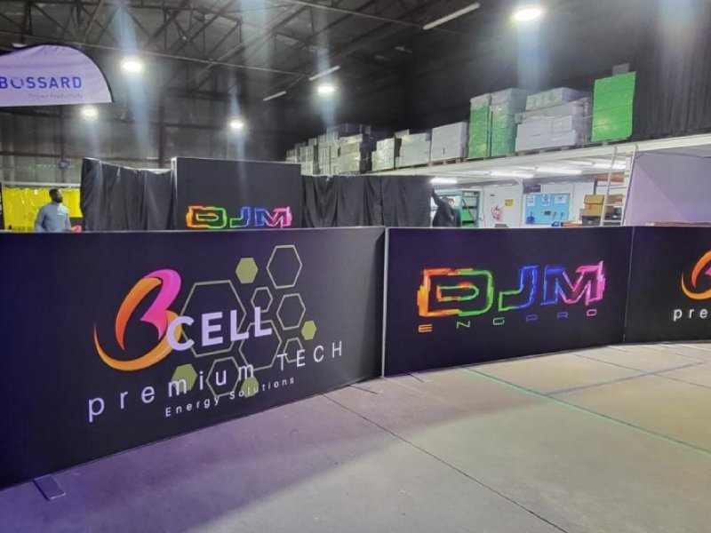 Fabric banner wall with premium SEG graphics and Tenstyle® aluminium frame.
