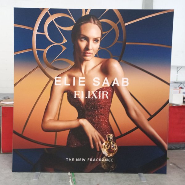 Fabric banner wall with premium SEG graphics and Tenstyle® aluminium frame.
