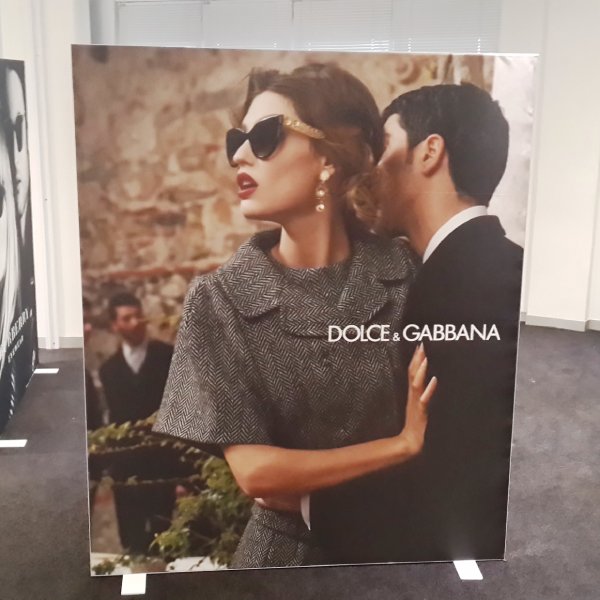 Portable fabric display stand with Tenstyle® aluminium frame and silicone edge fabric graphics.
