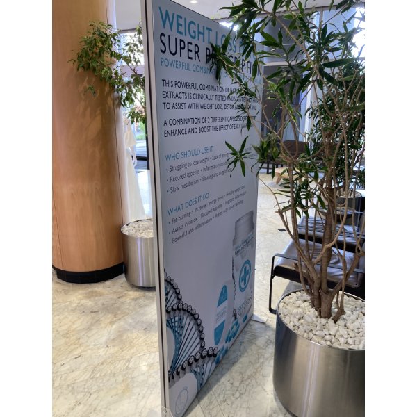 Tenstyle Display Stand