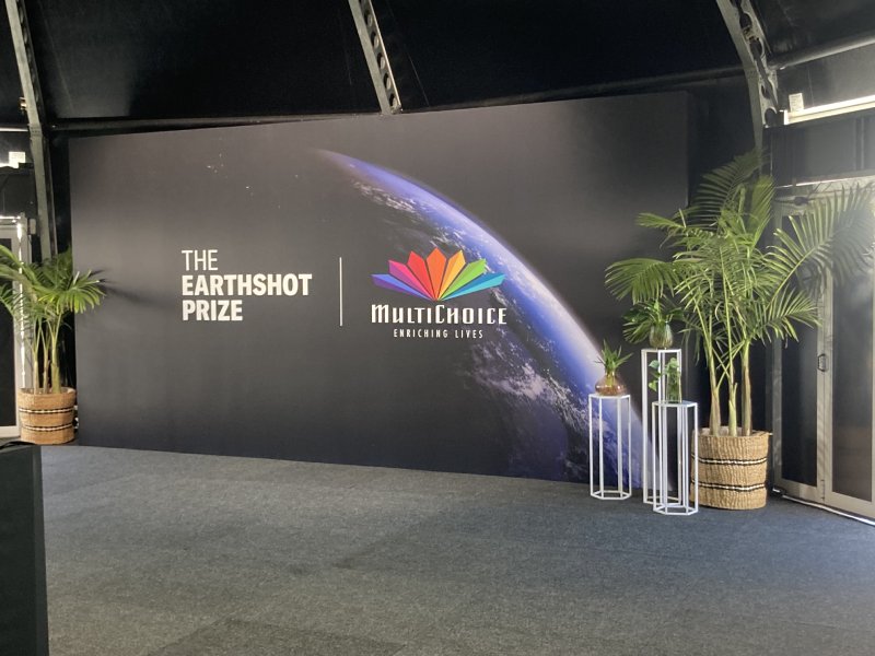 Fabric banner wall with premium SEG graphics and Tenstyle® aluminium frame.
