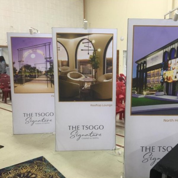 Portable fabric display stand with Tenstyle® aluminium frame and silicone edge fabric graphics.

